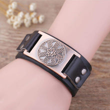 Load image into Gallery viewer, VIKING LAIR Bracelet Vintage Sun Wheel Pendant Bracelet