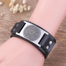Load image into Gallery viewer, VIKING LAIR Bracelet Vintage Sun Wheel Pendant Bracelet